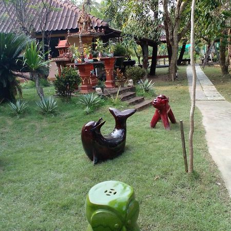 Baansuanleelawadee Resort Amphawa Ngoại thất bức ảnh