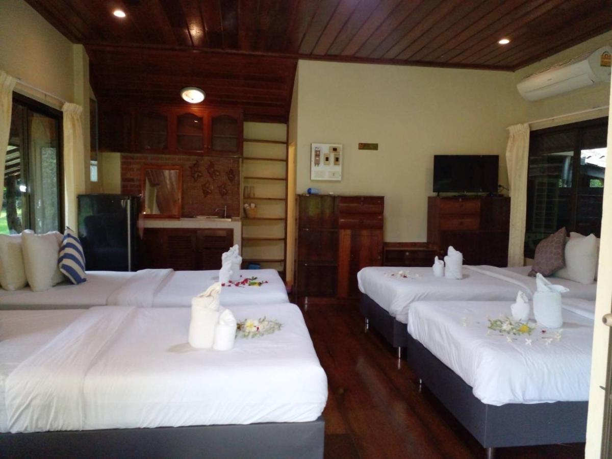 Baansuanleelawadee Resort Amphawa Ngoại thất bức ảnh