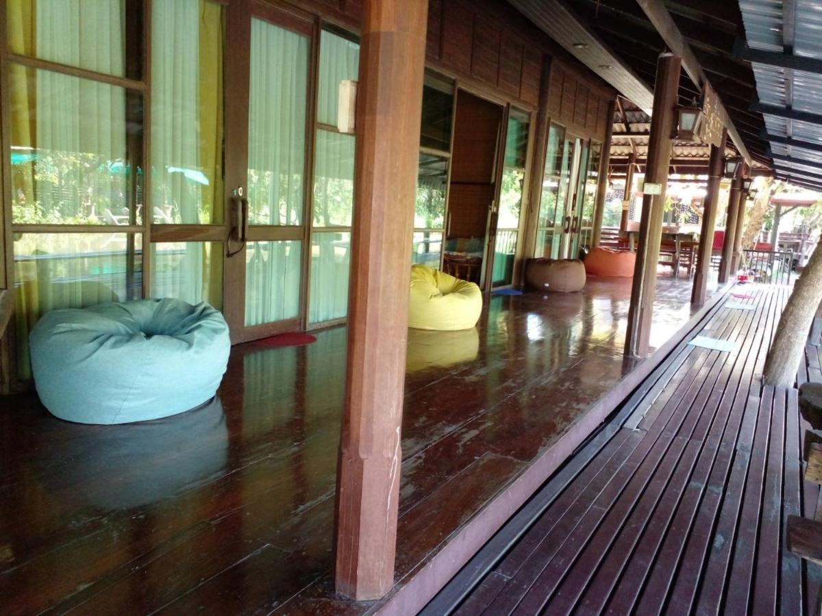 Baansuanleelawadee Resort Amphawa Ngoại thất bức ảnh