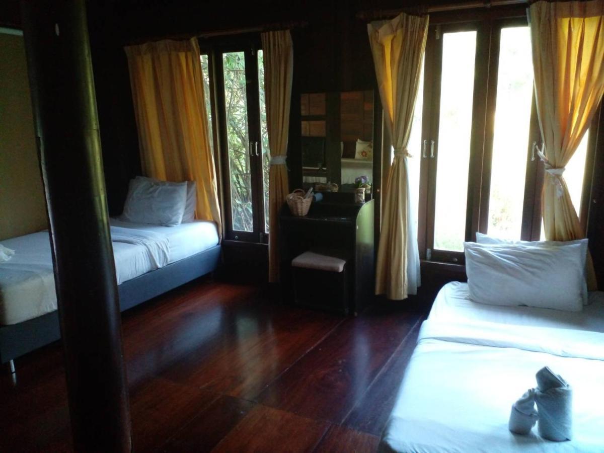 Baansuanleelawadee Resort Amphawa Ngoại thất bức ảnh