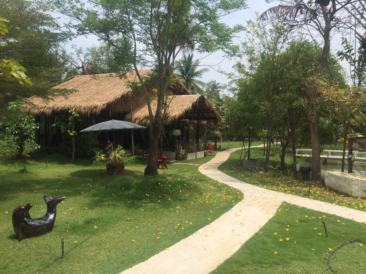 Baansuanleelawadee Resort Amphawa Ngoại thất bức ảnh