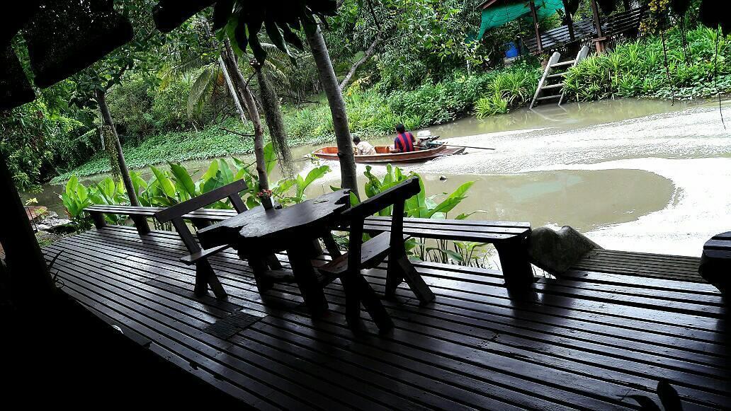 Baansuanleelawadee Resort Amphawa Ngoại thất bức ảnh