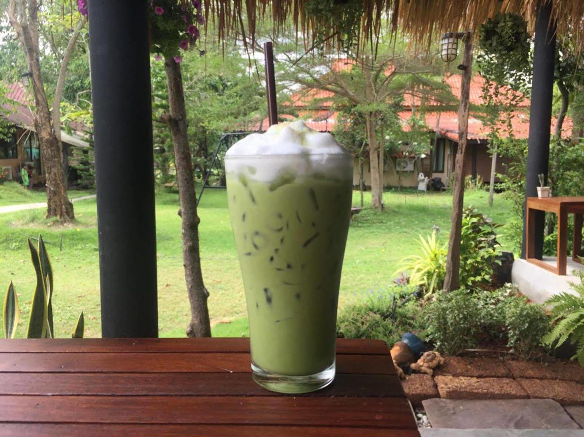 Baansuanleelawadee Resort Amphawa Ngoại thất bức ảnh