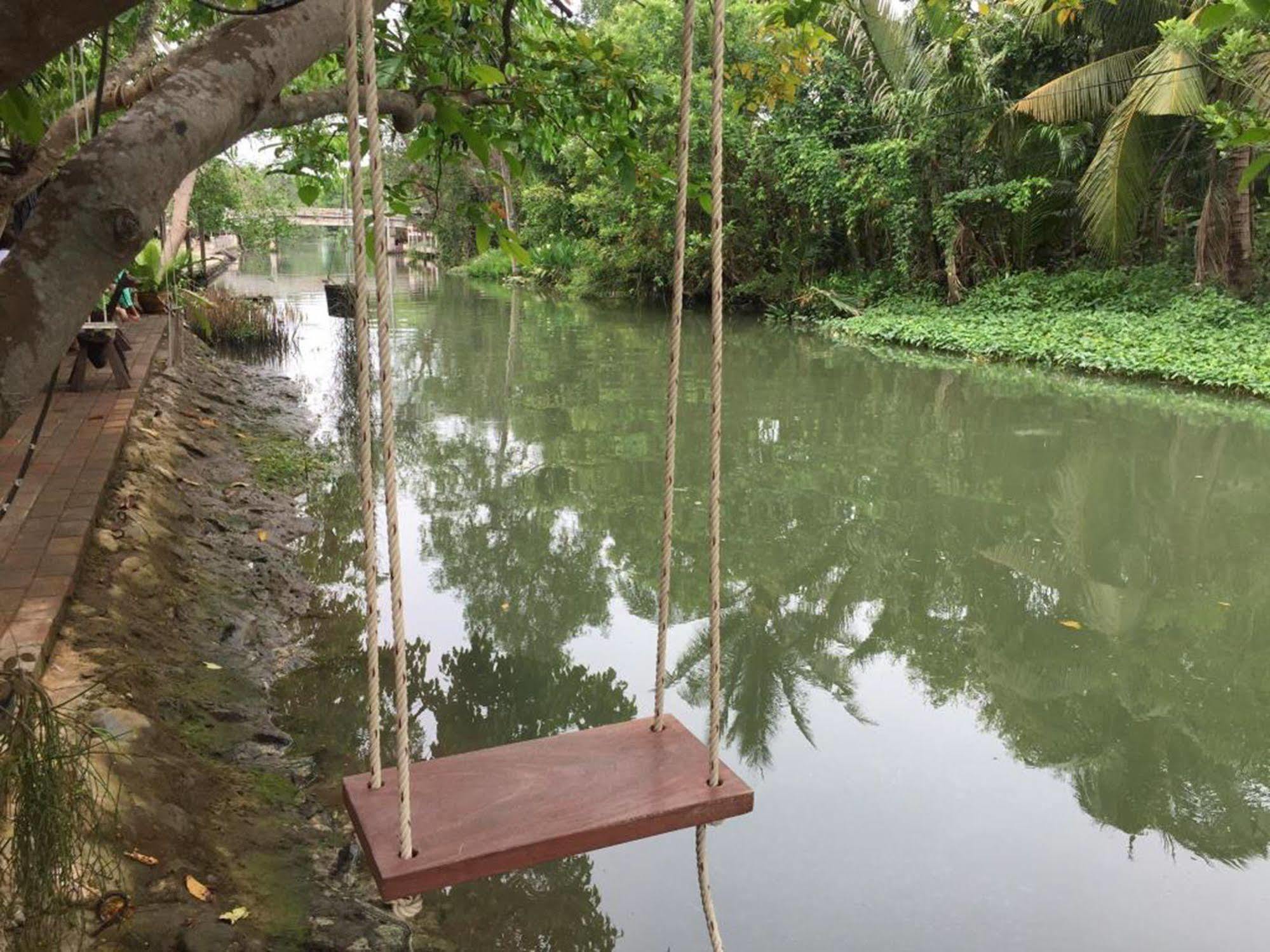 Baansuanleelawadee Resort Amphawa Ngoại thất bức ảnh